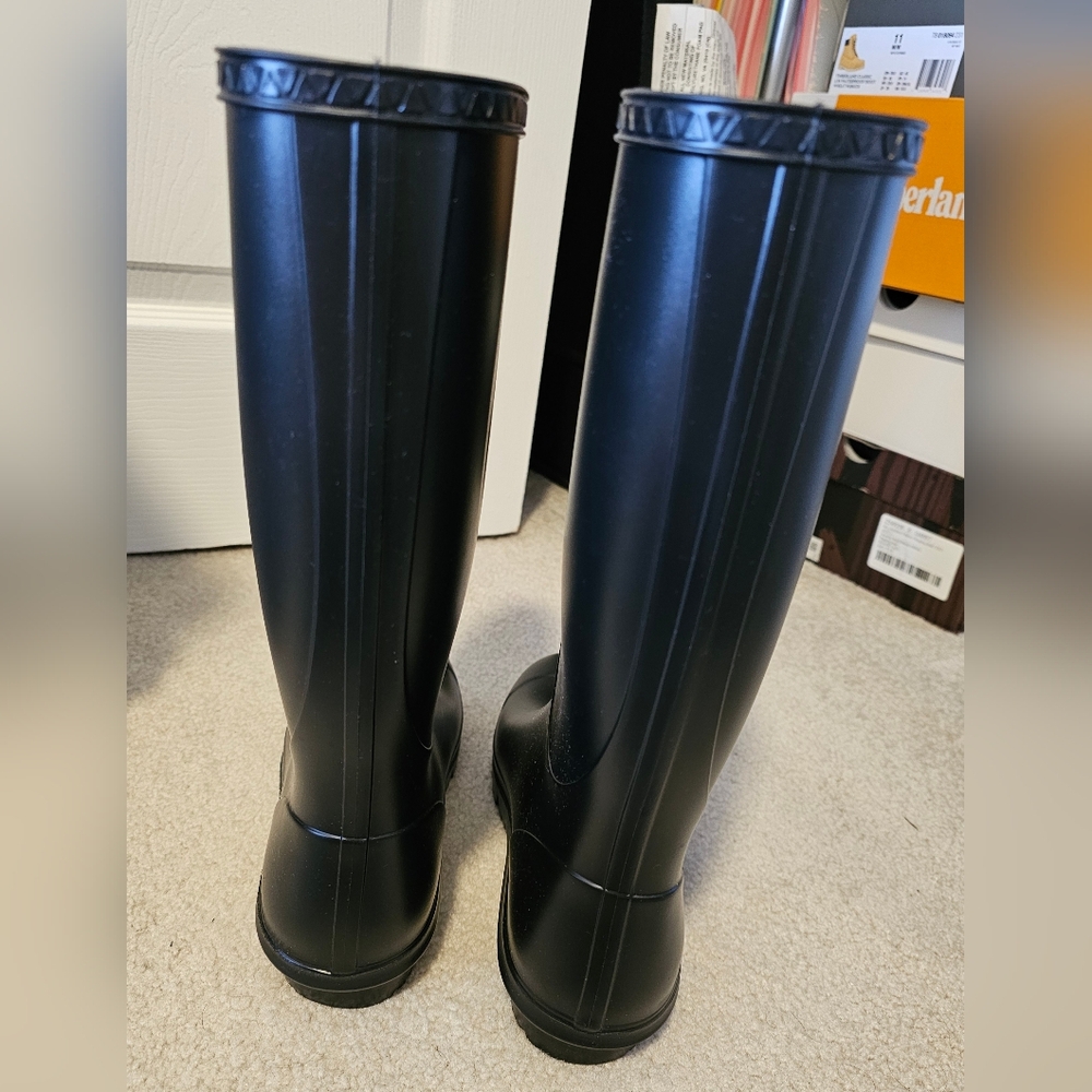 UGG Black W Shelby Matte Boots - Picture 5 of 9